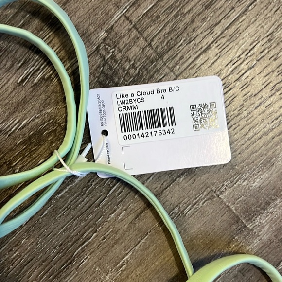 Lululemon Like a Cloud Bra *Light Support,
B/C Cup - Picture 4 of 7